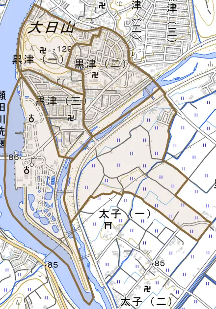 黒津とその周辺の地図。町の範囲を重ねている