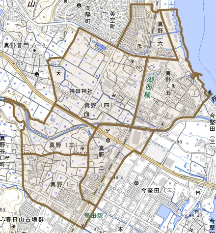 真野とその周辺の地図。町の範囲を重ねている