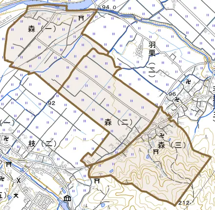 森とその周辺の地図。町の範囲を重ねている