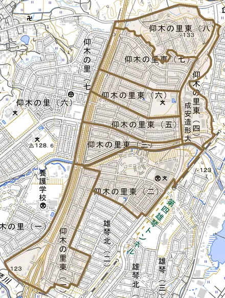 仰木の里東とその周辺の地図。町の範囲を重ねている
