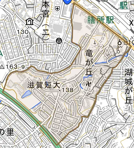 竜が丘とその周辺の地図。町の範囲を重ねている