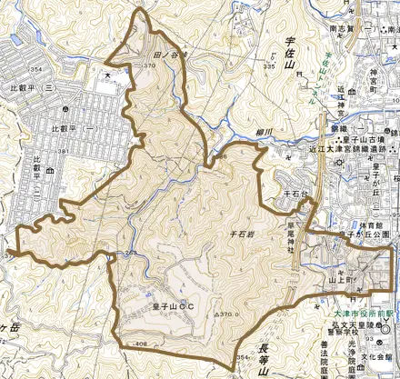 山上町とその周辺の地図。町の範囲を重ねている