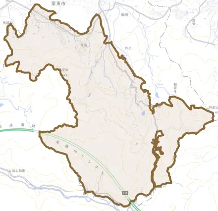 荒張とその周辺の地図。町の範囲を重ねている