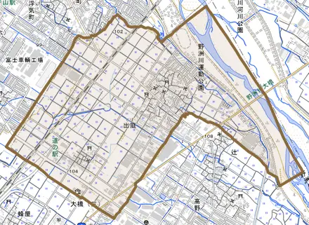 出庭とその周辺の地図。町の範囲を重ねている