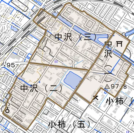 中沢とその周辺の地図。町の範囲を重ねている