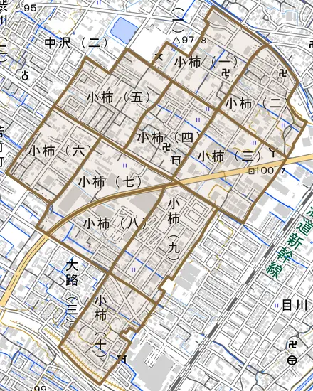 小柿とその周辺の地図。町の範囲を重ねている