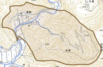大字栗栖とその周辺の地図。町の範囲を重ねている