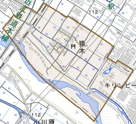 大字猿木とその周辺の地図。町の範囲を重ねている