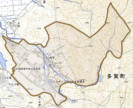 大字四手とその周辺の地図。町の範囲を重ねている
