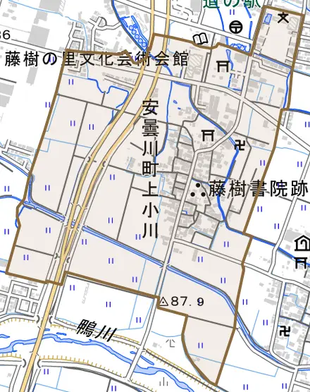 安曇川町上小川とその周辺の地図。町の範囲を重ねている