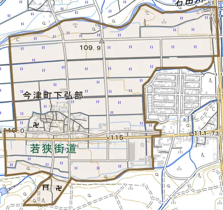 今津町下弘部とその周辺の地図。町の範囲を重ねている