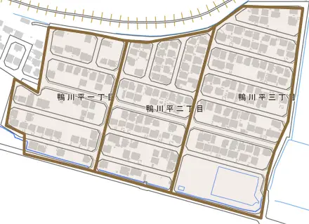 鴨川平とその周辺の地図。町の範囲を重ねている