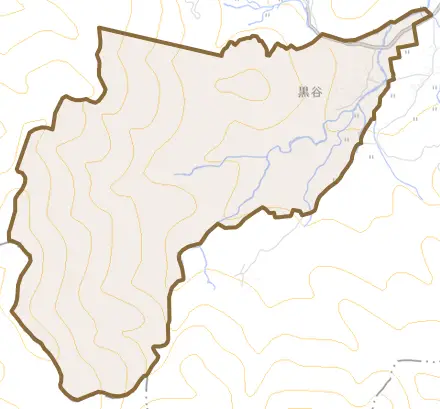 黒谷とその周辺の地図。町の範囲を重ねている