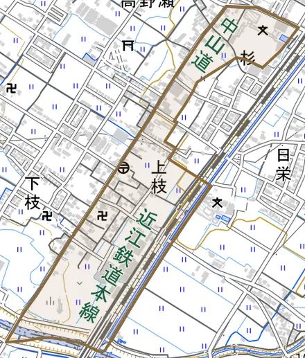 大字上枝とその周辺の地図。町の範囲を重ねている