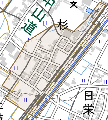 大字杉とその周辺の地図。町の範囲を重ねている