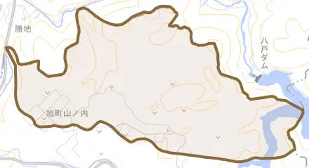 旭町山ノ内とその周辺の地図。町の範囲を重ねている