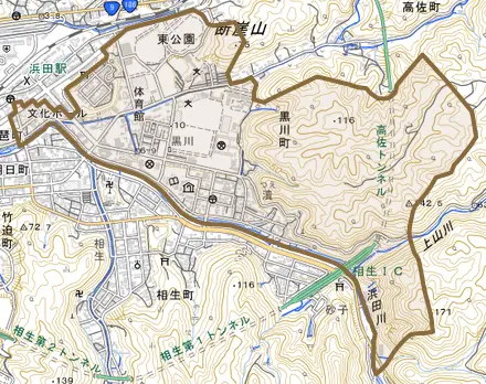黒川町とその周辺の地図。町の範囲を重ねている