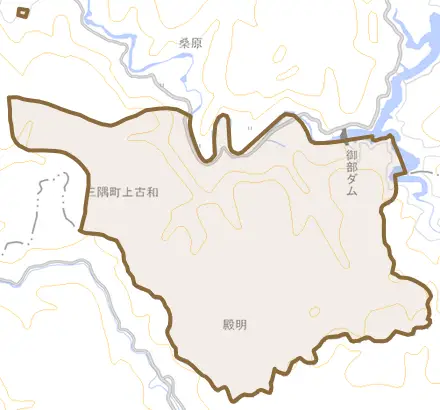 三隅町上古和とその周辺の地図。町の範囲を重ねている