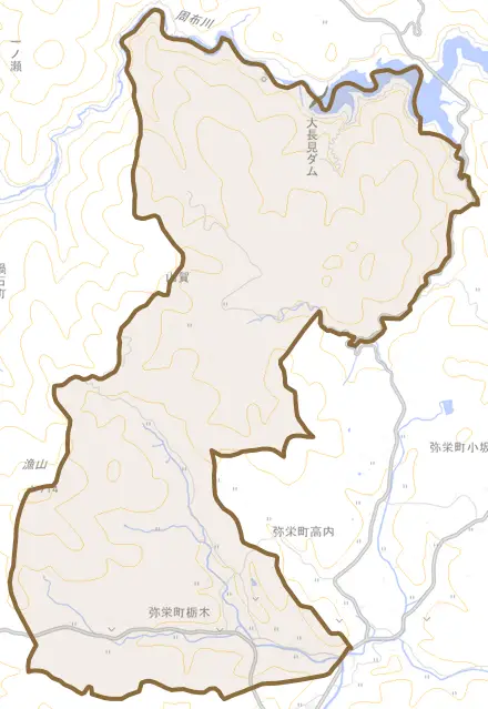 弥栄町栃木とその周辺の地図。町の範囲を重ねている