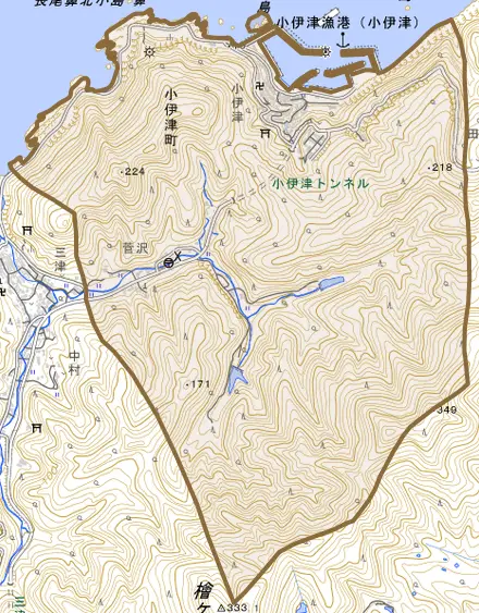 小伊津町とその周辺の地図。町の範囲を重ねている