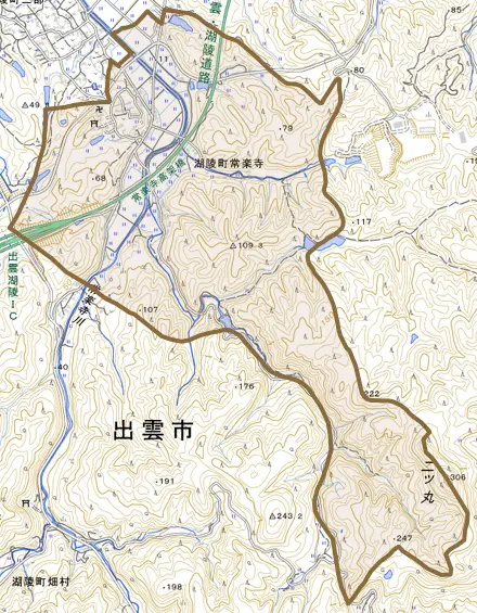 湖陵町常楽寺とその周辺の地図。町の範囲を重ねている