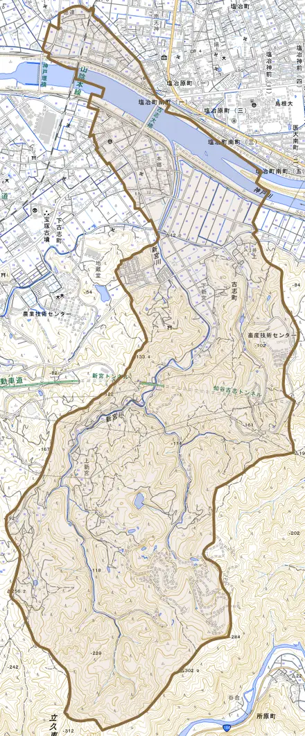 古志町とその周辺の地図。町の範囲を重ねている