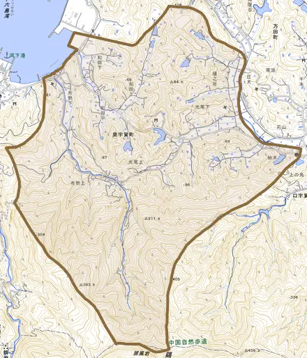 奥宇賀町とその周辺の地図。町の範囲を重ねている