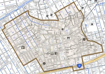 小山町とその周辺の地図。町の範囲を重ねている