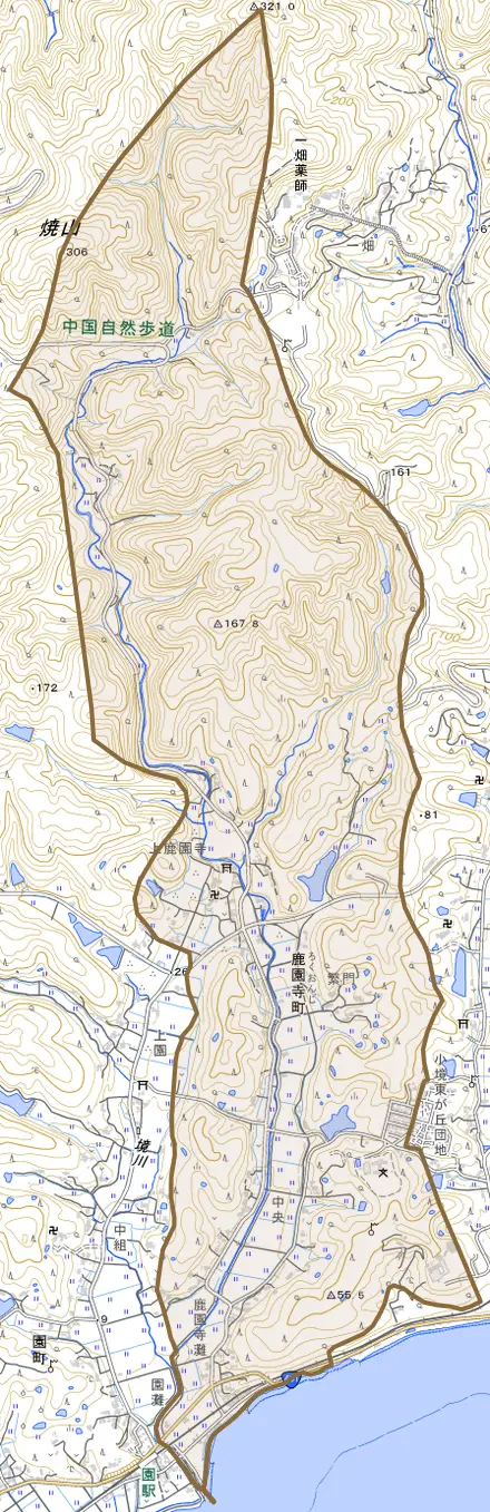 鹿園寺町とその周辺の地図。町の範囲を重ねている