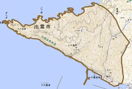 十六島町とその周辺の地図。町の範囲を重ねている