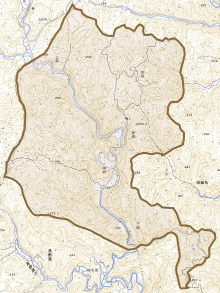 大字川内とその周辺の地図。町の範囲を重ねている