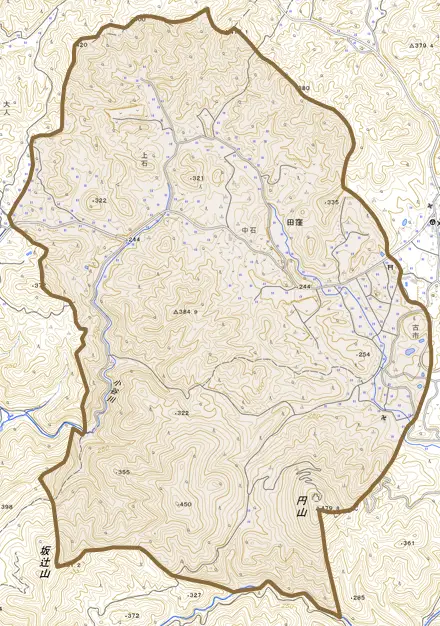 大字田窪とその周辺の地図。町の範囲を重ねている