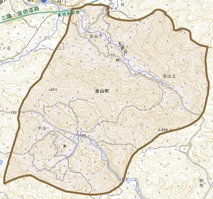 金山町とその周辺の地図。町の範囲を重ねている