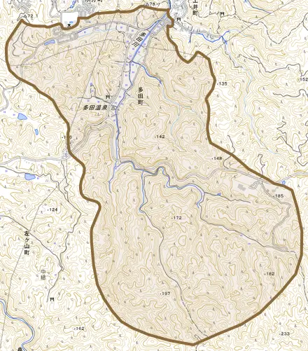 多田町とその周辺の地図。町の範囲を重ねている