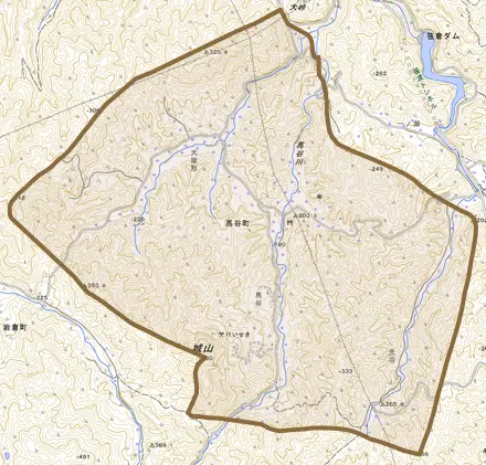 馬谷町とその周辺の地図。町の範囲を重ねている