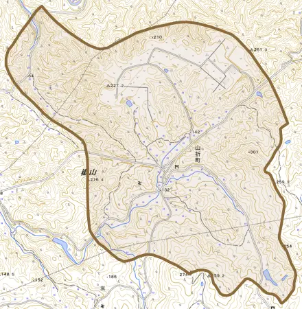 山折町とその周辺の地図。町の範囲を重ねている