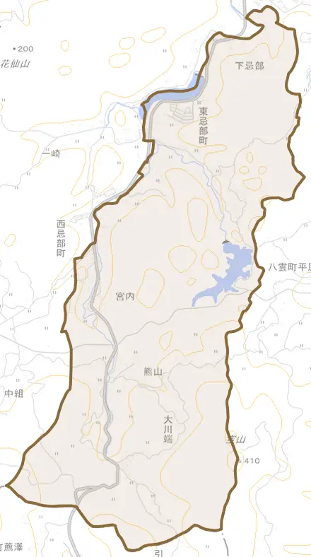 東忌部町とその周辺の地図。町の範囲を重ねている