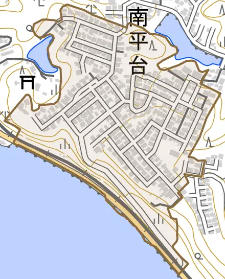 南平台とその周辺の地図。町の範囲を重ねている