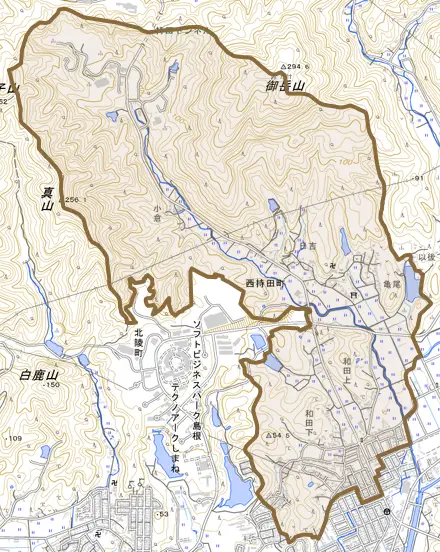 西持田町とその周辺の地図。町の範囲を重ねている