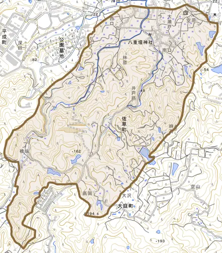 佐草町とその周辺の地図。町の範囲を重ねている