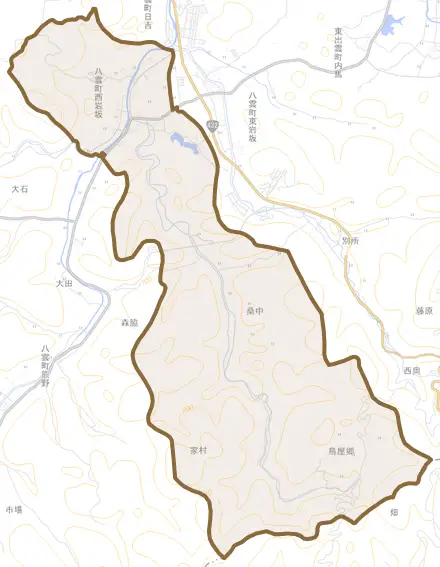 八雲町西岩坂とその周辺の地図。町の範囲を重ねている