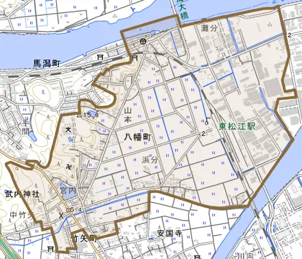 八幡町とその周辺の地図。町の範囲を重ねている