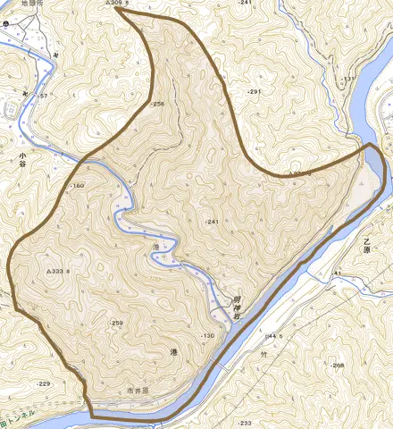 港とその周辺の地図。町の範囲を重ねている