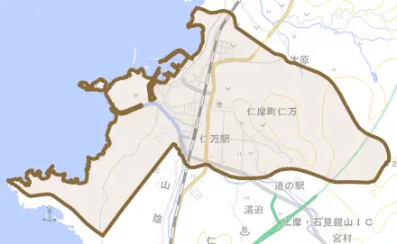 仁摩町仁万とその周辺の地図。町の範囲を重ねている