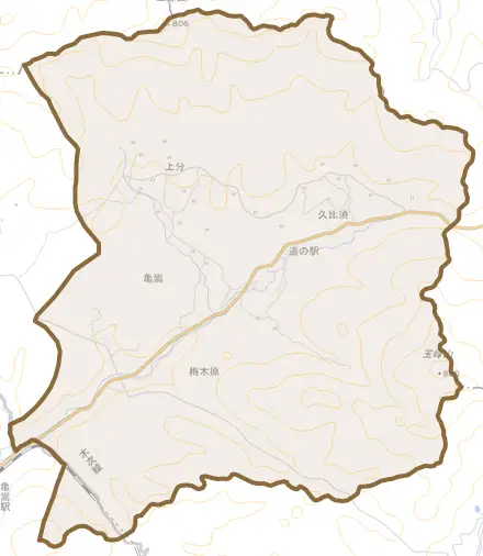 亀嵩とその周辺の地図。町の範囲を重ねている