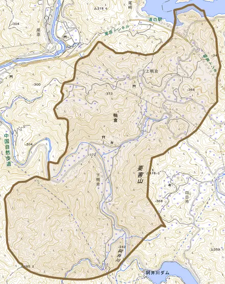 鴨倉とその周辺の地図。町の範囲を重ねている