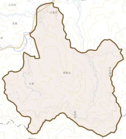 上亀谷とその周辺の地図。町の範囲を重ねている