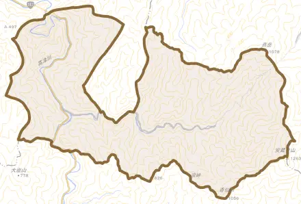 左鐙とその周辺の地図。町の範囲を重ねている