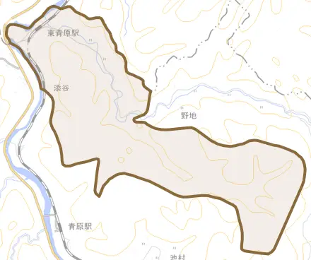 添谷とその周辺の地図。町の範囲を重ねている