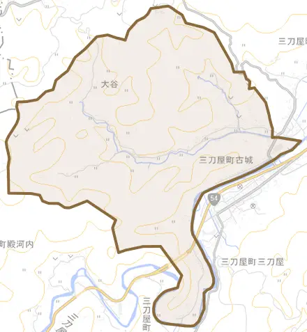 三刀屋町古城とその周辺の地図。町の範囲を重ねている